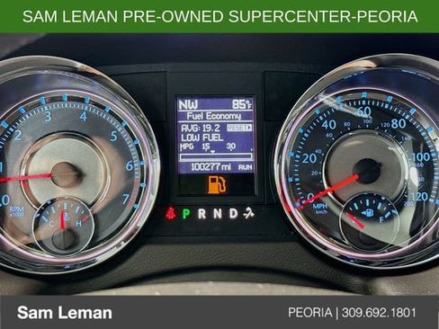 Used 2014 Chrysler Town & Country Touring-L w/ Driver Convenience Group FWD image 12