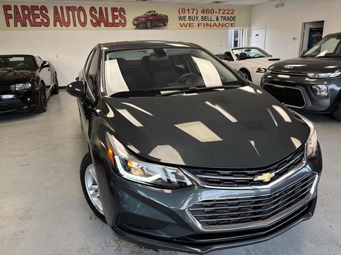 Used 2018 Chevrolet Cruze LT image 8