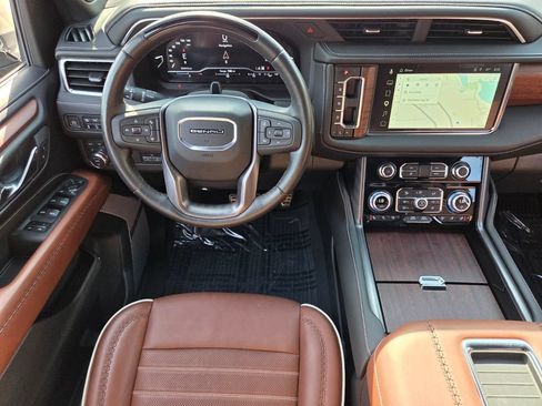 Used 2023 GMC Yukon Denali Ultimate AWD/4WD image 16
