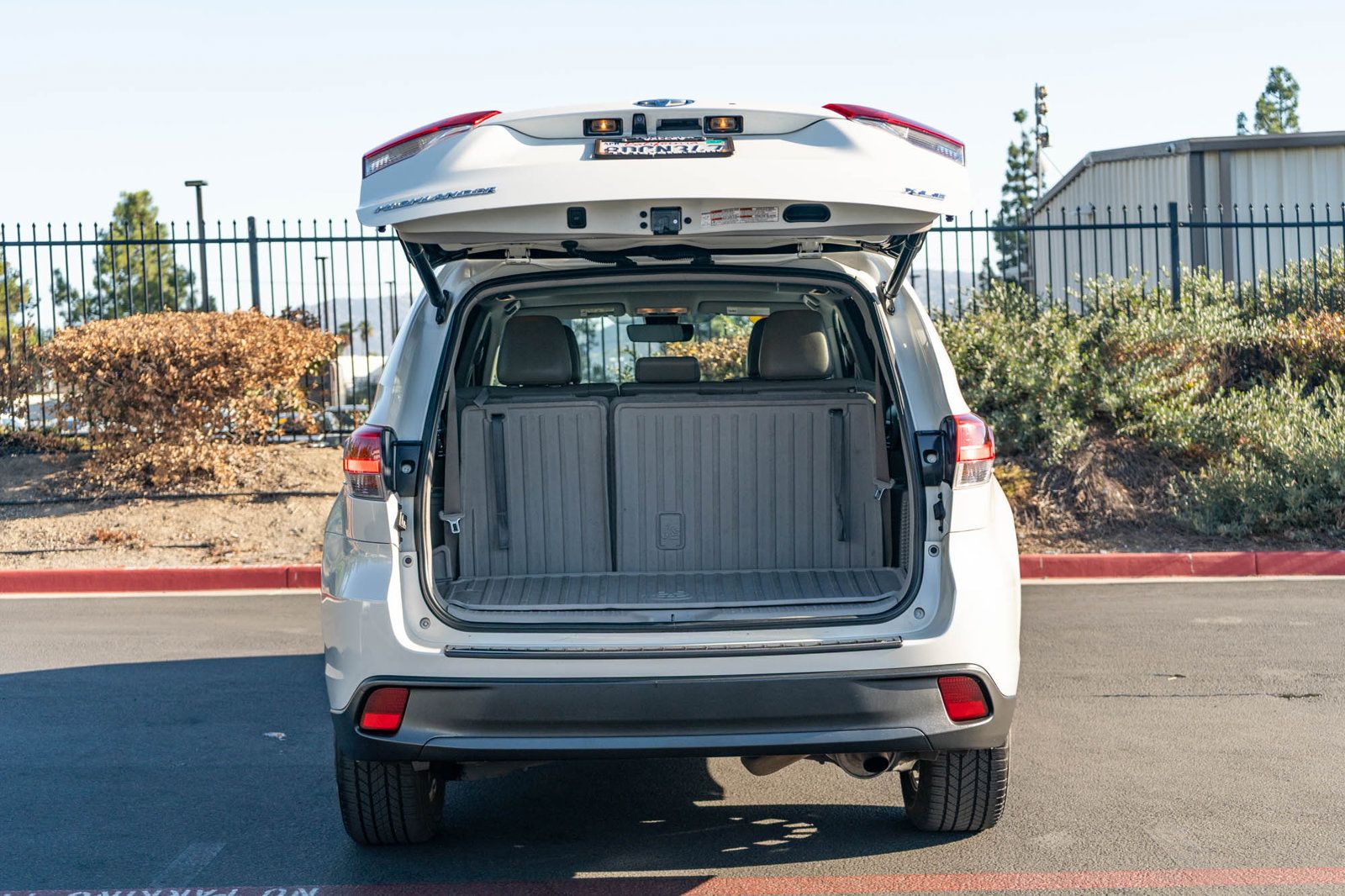 Used 2018 Toyota Highlander XLE FWD image 22