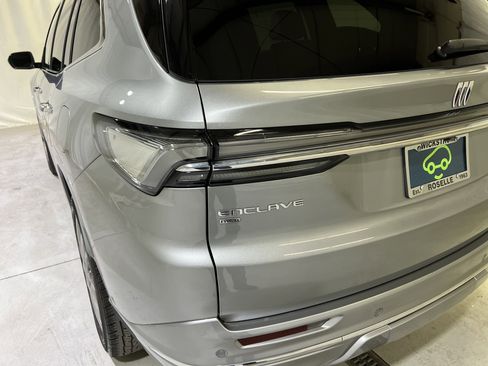 Certified 2025 Buick Enclave Avenir AWD/4WD image 10