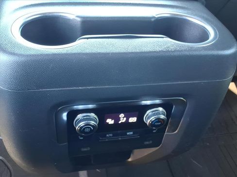 Used 2022 GMC Yukon XL Denali image 23