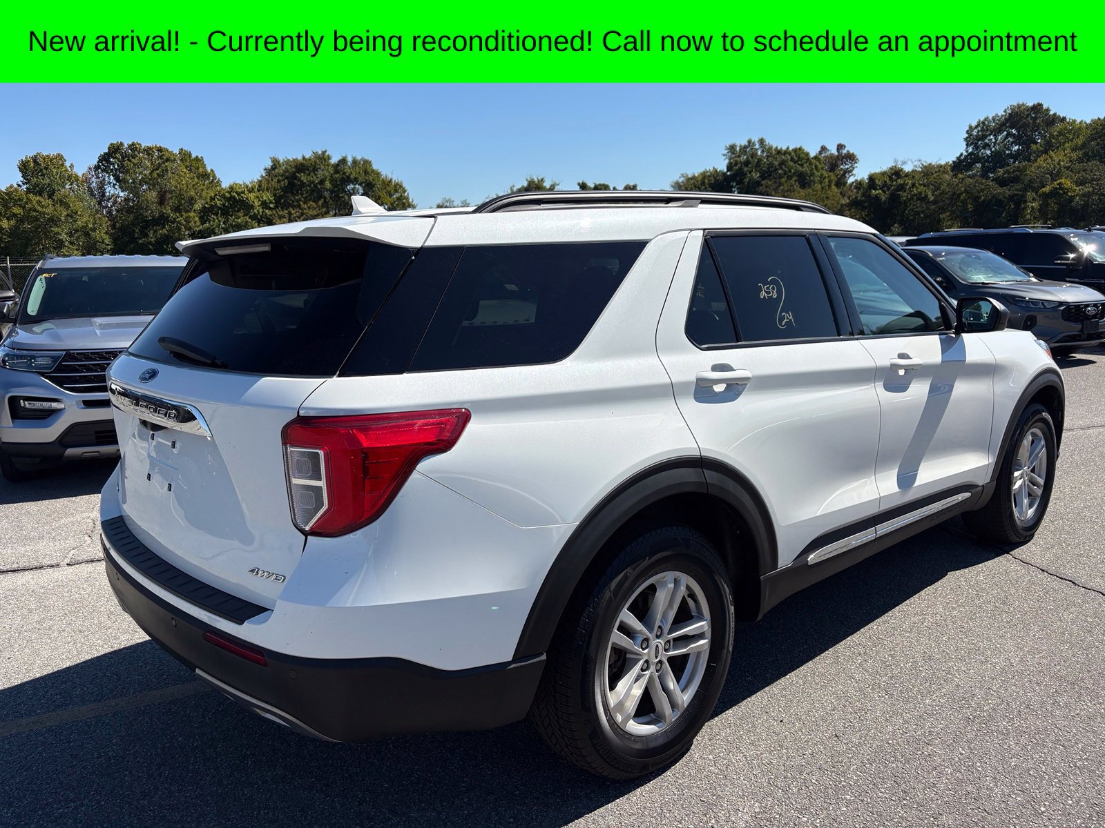 Used 2024 Ford Explorer XLT w/ Equipment Group 202A AWD/4WD image 4