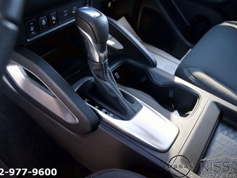 Used 2024 Nissan Frontier SV w/ SV Convenience Package image 18