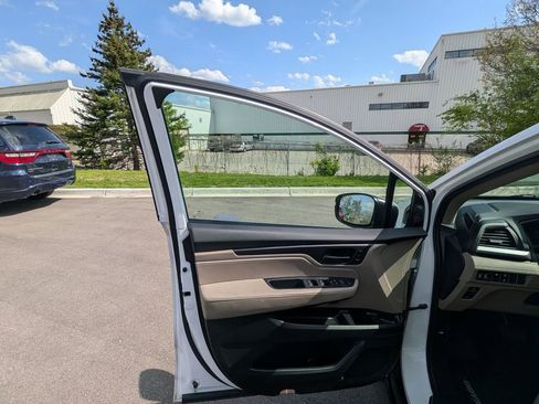 Used 2023 Honda Odyssey EX-L image 14
