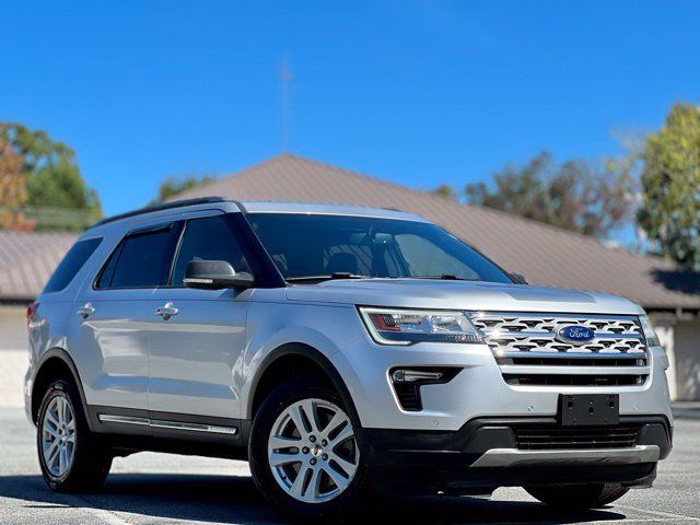 Used 2019 Ford Explorer XLT w/ Equipment Group 202A AWD/4WD image 3