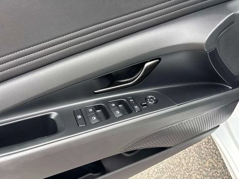 Certified 2025 Hyundai Elantra Sport FWD image 18