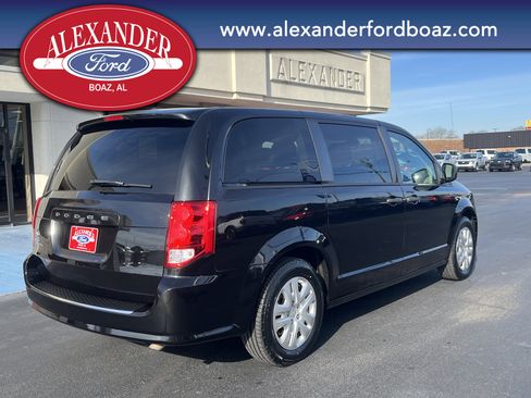 Used 2020 Dodge Grand Caravan SE w/ UConnect Hands-Free Group image 4