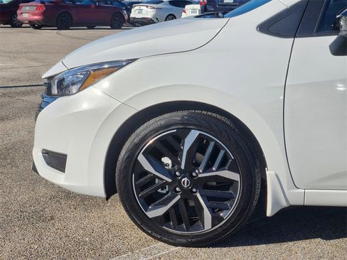 New 2025 Nissan Versa SR image 5