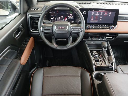 Used 2025 GMC Canyon AT4 w/ Technology Plus Package AWD/4WD image 12