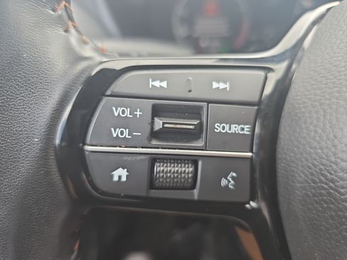 Used 2025 Honda HR-V Sport image 15