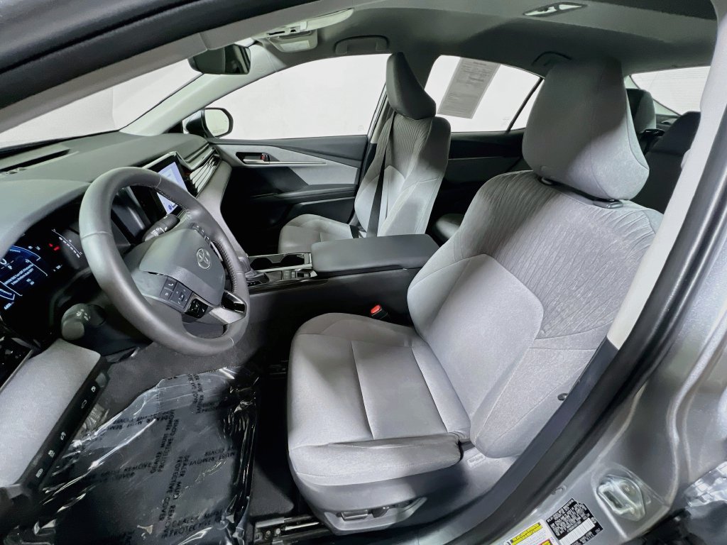 Used 2025 Toyota Camry LE w/ Convenience Package AWD/4WD image 18