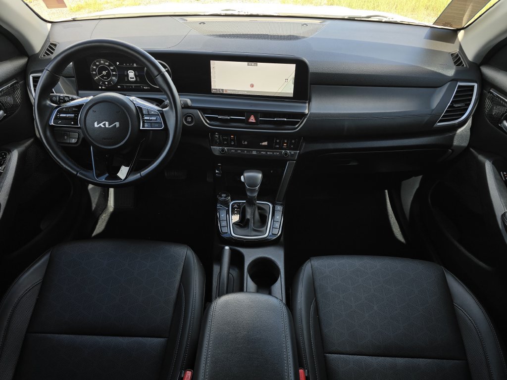 Used 2024 Kia Seltos EX AWD/4WD image 16