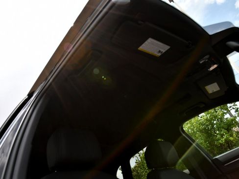 Used 2025 Audi Q3 2.0T Premium image 32