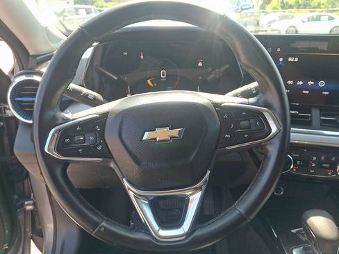 Used 2025 Chevrolet Trax LT w/ LT Convenience Package FWD image 20