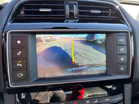 Used 2018 Jaguar F-PACE Prestige image 23