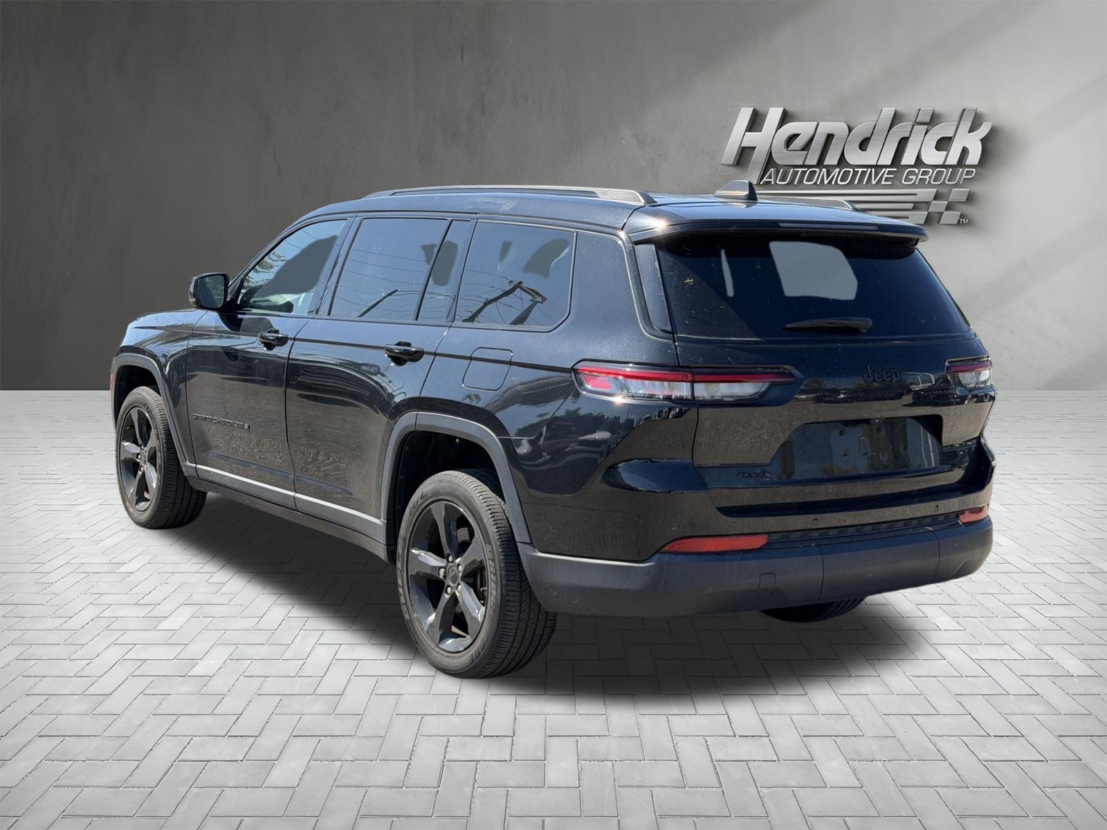 Used 2023 Jeep Grand Cherokee L Laredo AWD/4WD image 7
