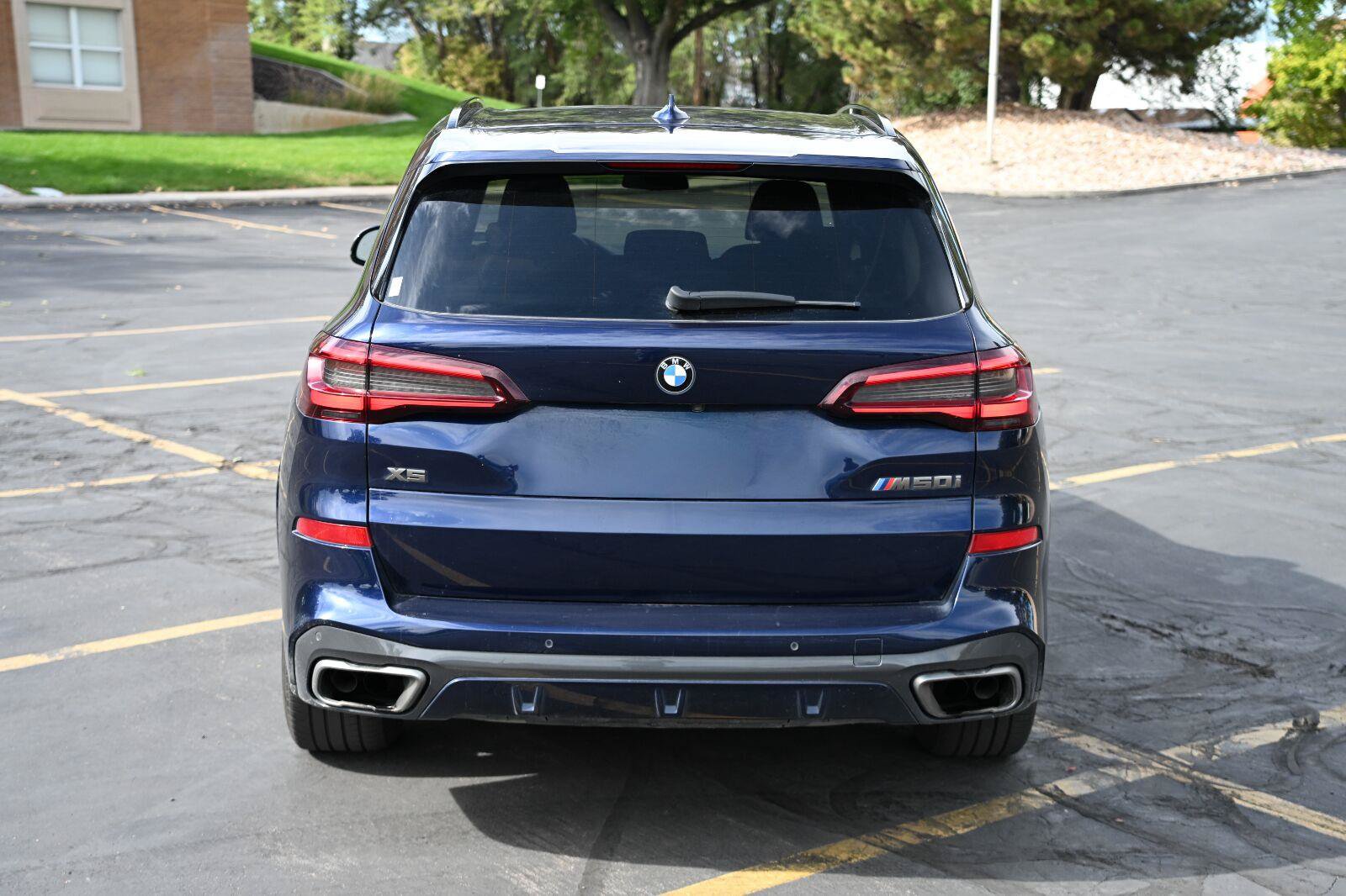 Used 2022 BMW X5 M50i w/ Executive Package AWD/4WD image 4