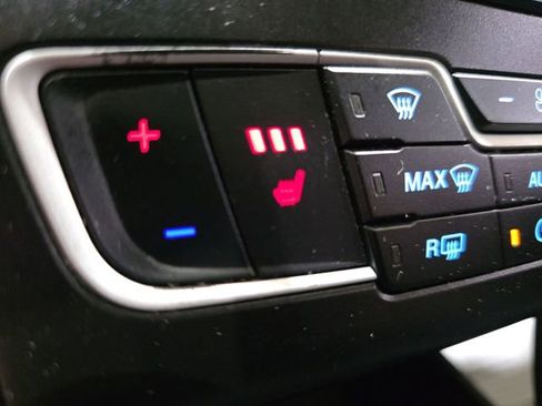 Used 2017 Ford Fusion SE w/ Fusion SE Technology Package image 32