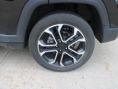 Used 2023 Jeep Compass Limited AWD/4WD image 10