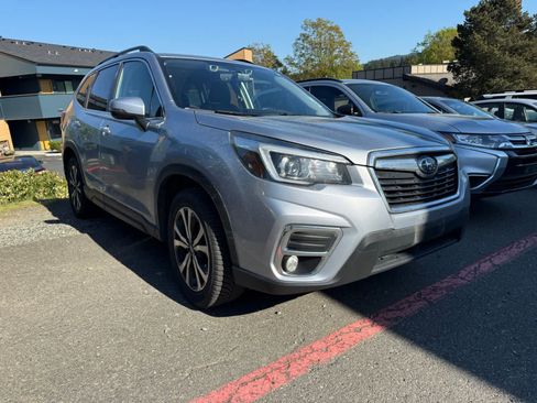 Used 2020 Subaru Forester Limited AWD/4WD image 4