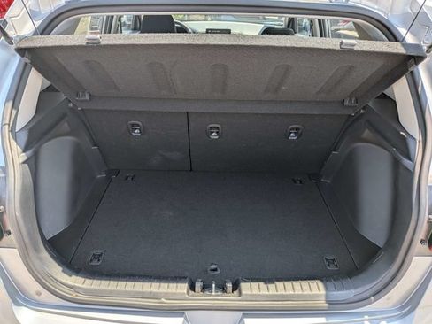 Used 2025 Hyundai Venue SEL FWD image 15