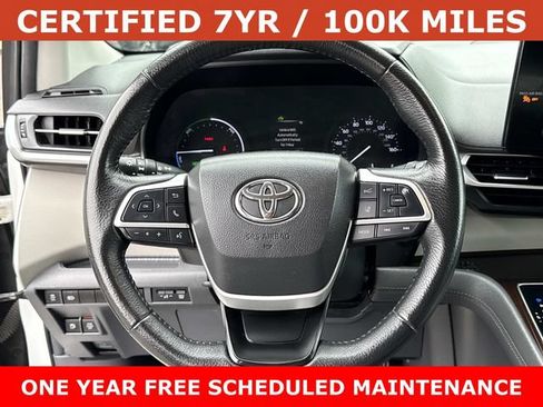Used 2024 Toyota Sienna XLE FWD image 19