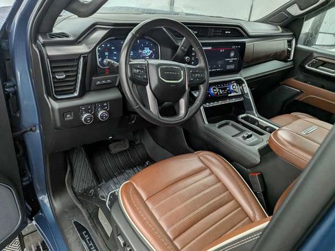 Used 2024 GMC Sierra 2500 Denali Ultimate image 2