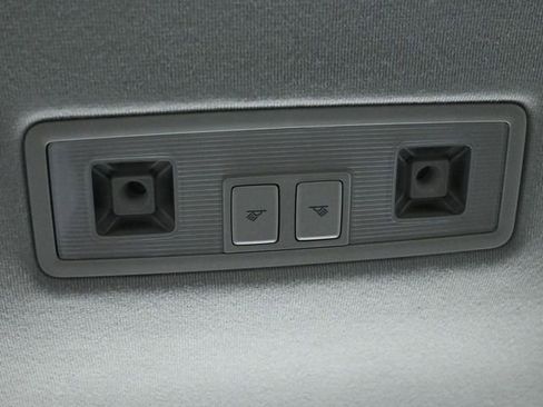 Used 2022 Volkswagen Tiguan S image 15