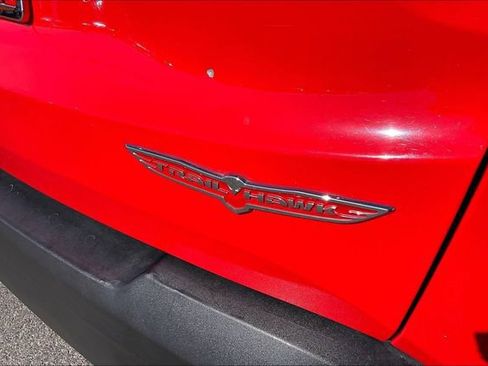 Used 2016 Jeep Renegade Trailhawk AWD/4WD image 34