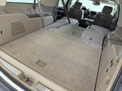 Used 2015 Chevrolet Suburban LTZ RWD image 75