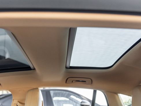 Certified 2018 Porsche Panamera image 23