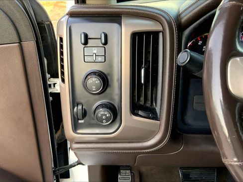 Used 2015 GMC Sierra 2500 Denali w/ Duramax Plus Package image 30