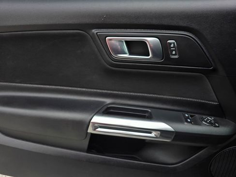 Used 2020 Ford Mustang GT RWD image 8