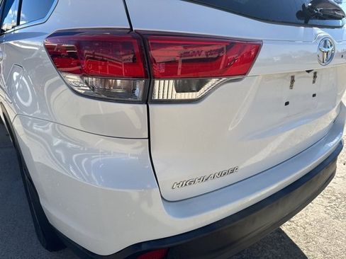 Used 2019 Toyota Highlander XLE image 7