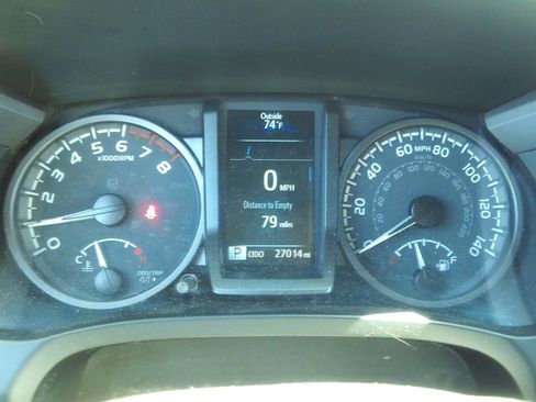 Used 2021 Toyota Tacoma TRD Off-Road AWD/4WD image 11