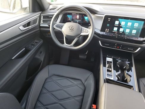 New 2026 Volkswagen Atlas Cross Sport SE FWD image 14