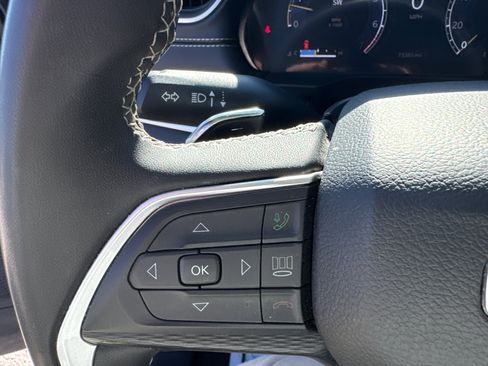 Used 2024 Jeep Grand Cherokee Laredo image 28