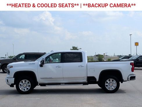 Used 2025 Chevrolet Silverado 2500 High Country w/ Technology Package AWD/4WD image 5