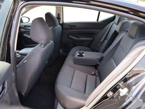 Used 2025 Nissan Altima 2.5 SV FWD image 9
