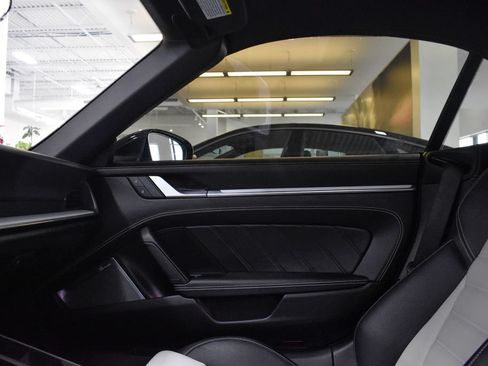 Used 2022 Porsche 911 Turbo S AWD/4WD image 20