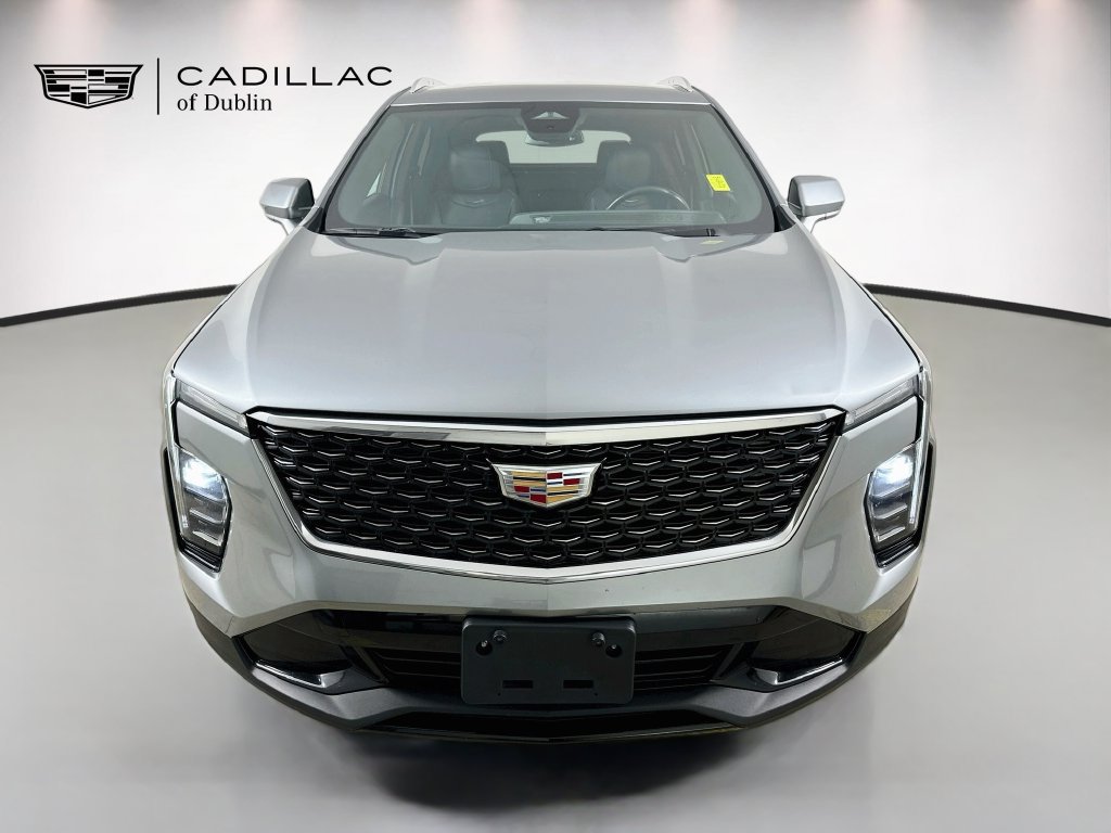 Used 2024 Cadillac XT4 Premium Luxury FWD image 2