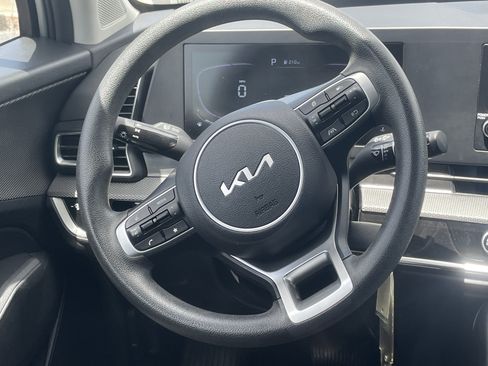 Used 2025 Kia Sportage LX FWD image 18