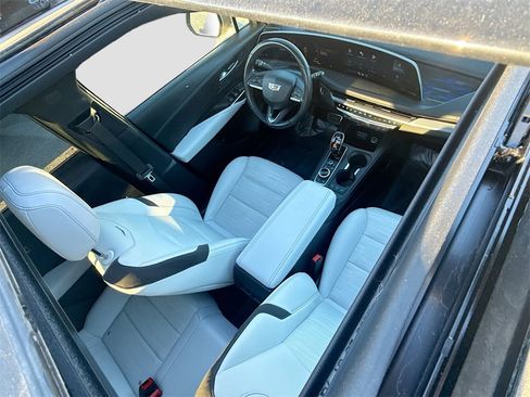 Used 2024 Cadillac XT4 Sport image 22