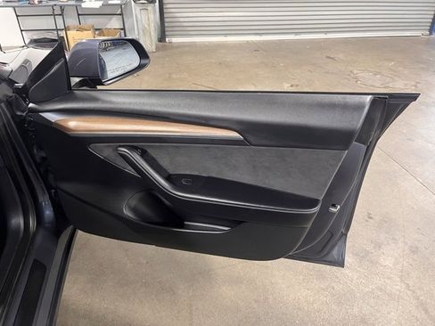 Used 2023 Tesla Model 3 Performance image 12