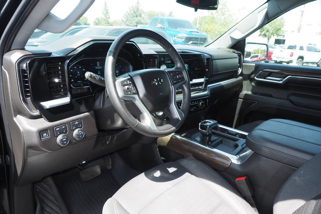 Used 2024 Chevrolet Silverado 1500 RST w/ Z71 Off-Road Package AWD/4WD image 12