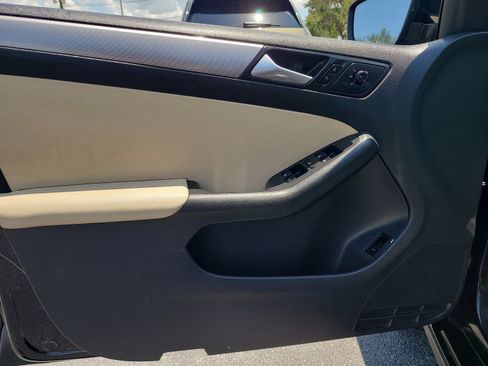 Used 2018 Volkswagen Jetta Wolfsburg Edition FWD image 12