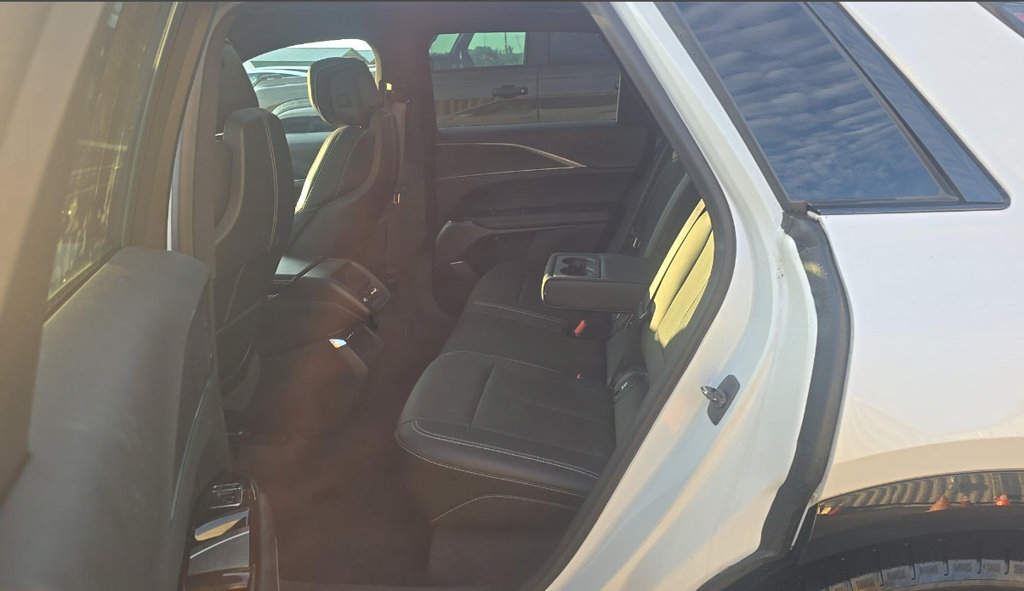 Used 2024 Cadillac Lyriq Luxury RWD image 9