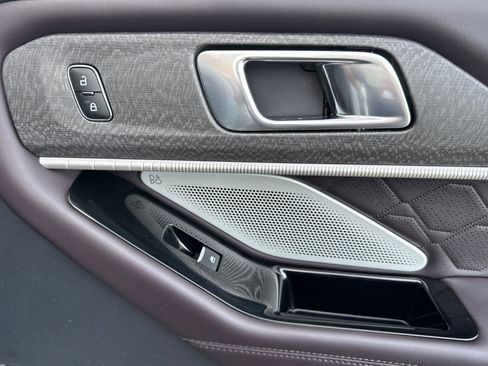 Used 2025 Ford Explorer Platinum w/ LUX Leather Package image 21