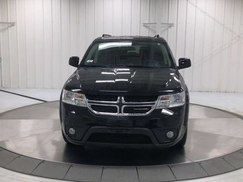 Used 2017 Dodge Journey SXT w/ Comfort/Convenience Group FWD image 3